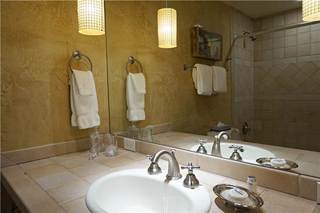 Hotel Owl Creek *